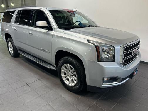 Quicksilver Metallic 2019 GMC Yukon XL SLT