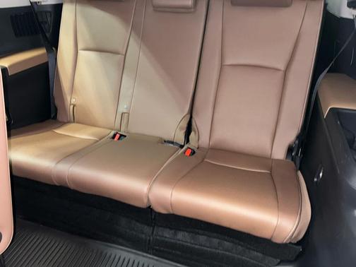 Ruby Flare Pearl 2025 Toyota Grand Highlander Platinum