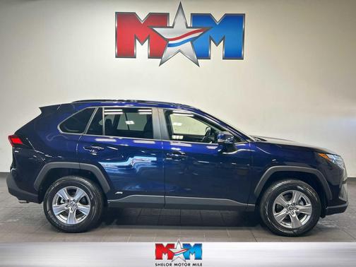 2022 Toyota RAV4 Hybrid XLE