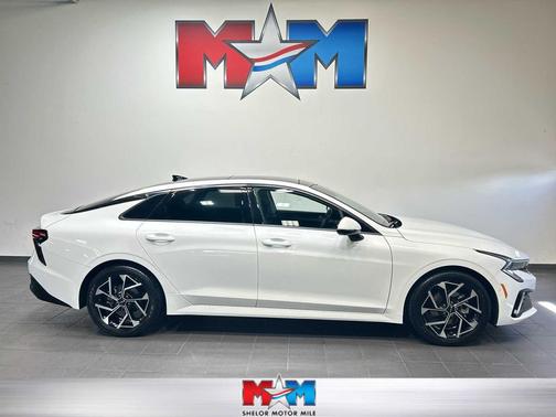 Snow White Pearl 2025 Kia K5 EX