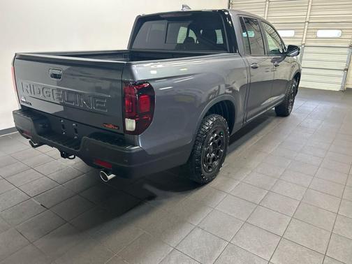 Modern Steel Metallic 2026 Honda Ridgeline TrailSport+
