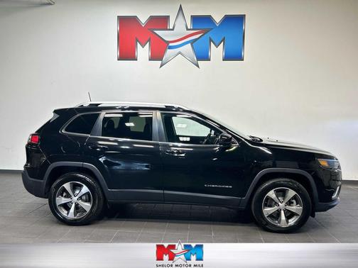 Diamond Black Crystal Pearlcoat 2021 Jeep Cherokee Limited