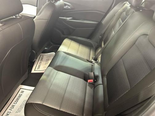 GB0 MOSAIC BLACK METALLIC 2026 Chevrolet Trax LT