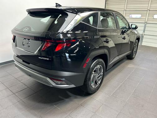 Ash Black 2026 Hyundai TUCSON Hybrid Blue SE