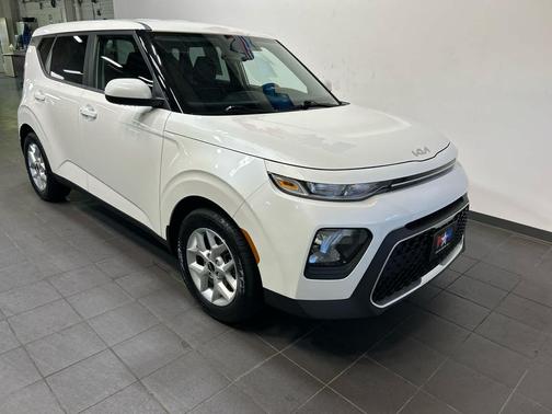 Snow White Pearl 2022 Kia Soul S