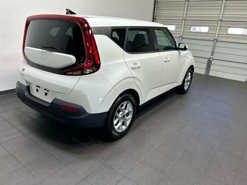 Snow White Pearl 2022 Kia Soul S