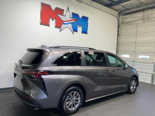 2021 Toyota Sienna XLE 7 Passenger