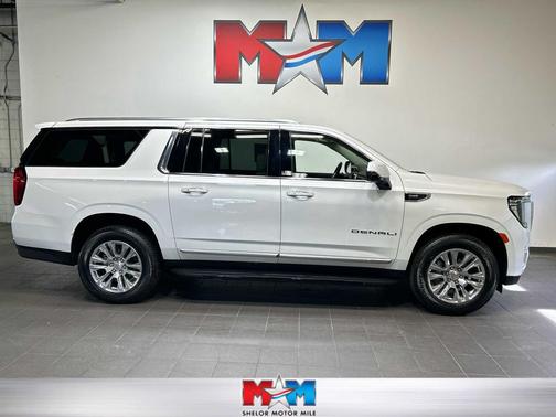 White Frost Tricoat 2023 GMC Yukon XL Denali