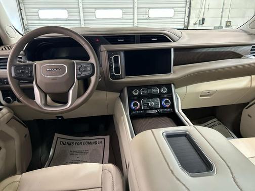 White Frost Tricoat 2023 GMC Yukon XL Denali