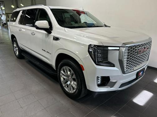 White Frost Tricoat 2023 GMC Yukon XL Denali