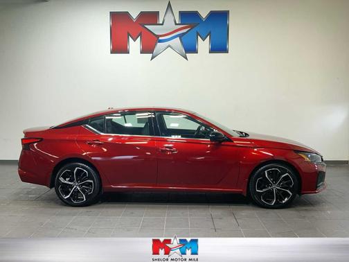 2023 Nissan Altima SR Intelligent AWD