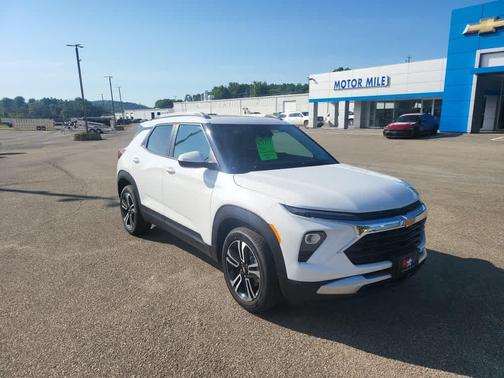 Summit White 2026 Chevrolet Trailblazer LT