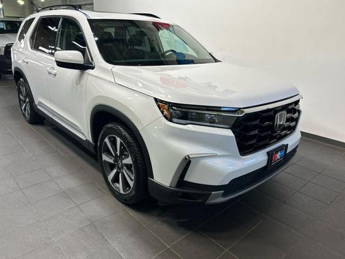 2025 Honda Pilot Touring 8-Passenger
