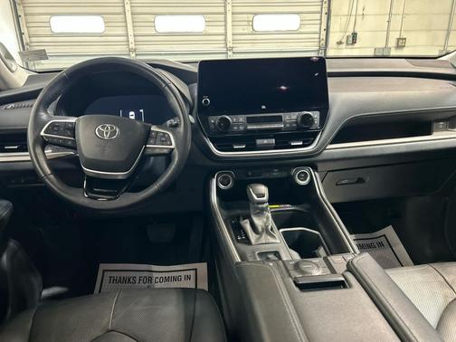 Celestial Silver Metallic 2024 Toyota Grand Highlander Limited