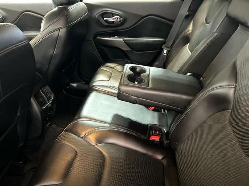 Velvet Red Pearlcoat 2019 Jeep Cherokee Limited