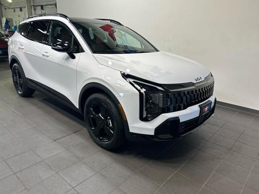 GLACIAL WHITE 2026 Kia Sportage X-Line