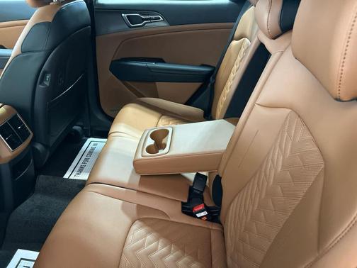 GLACIAL WHITE 2026 Kia Sportage X-Line