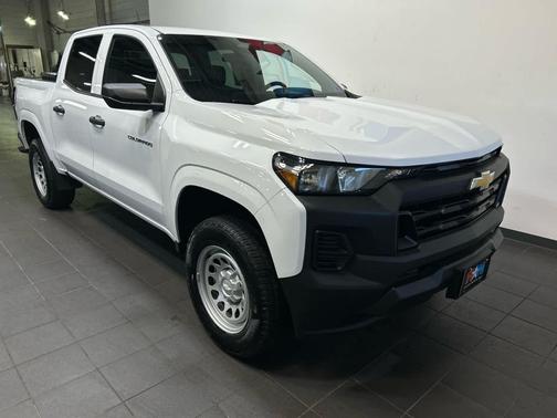 Summit White 2024 Chevrolet Colorado WT