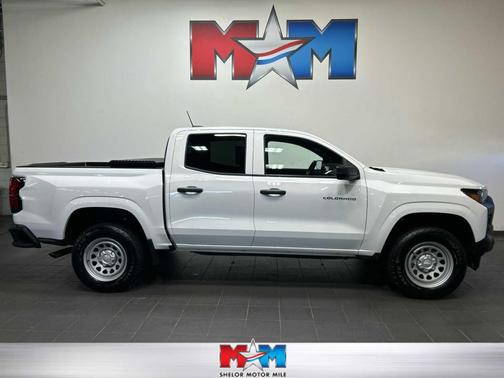 Summit White 2024 Chevrolet Colorado WT
