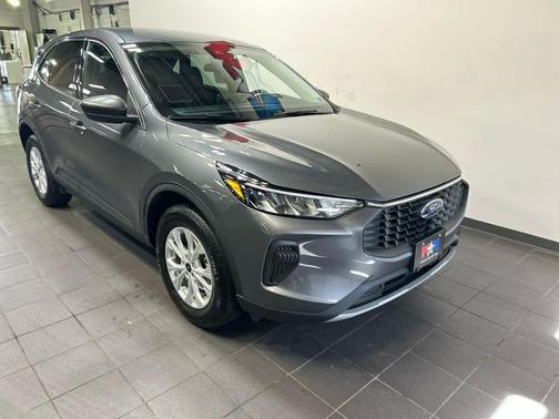 Carbonized Gray Metallic 2023 Ford Escape Active