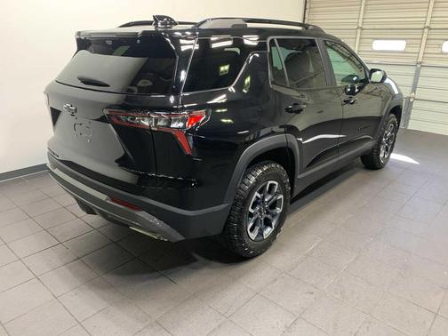 Mosaic Black Metallic 2026 Chevrolet Equinox AWD ACTIV