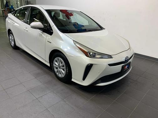 2019 Toyota Prius LE