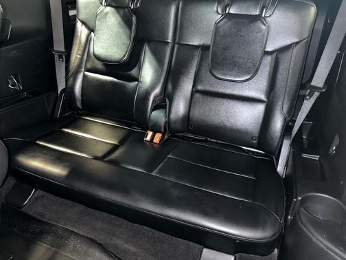 Agate Black Metallic 2020 Ford Explorer XLT