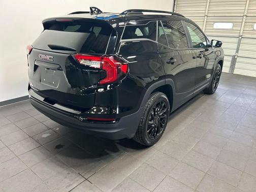 Ebony Twilight Metallic 2023 GMC Terrain SLE