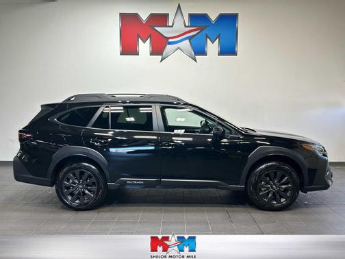 Crystal Black Silica 2025 Subaru Outback Onyx Edition