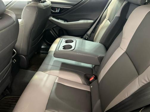 Crystal Black Silica 2025 Subaru Outback Onyx Edition