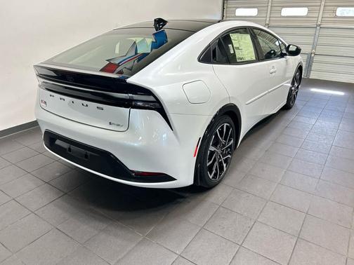 Wind Chill Pearl 2026 Toyota Prius Plug-In Hybrid XSE