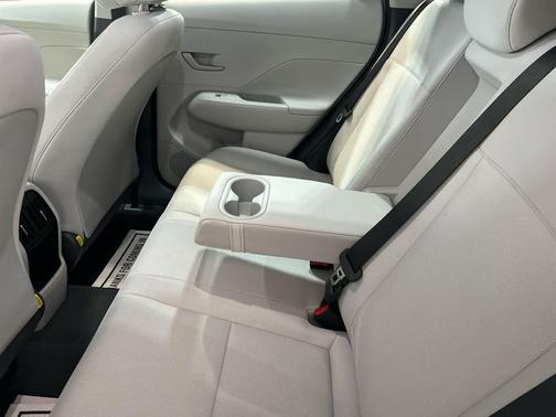 Atlas White 2026 Hyundai KONA SEL Sport