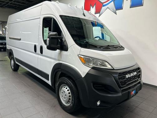 Bright White Clearcoat 2024 RAM ProMaster 2500 Tradesman
