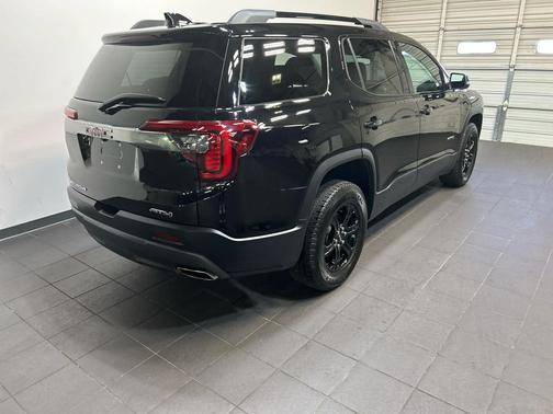 2021 GMC Acadia AWD AT4