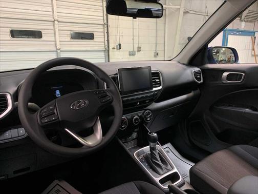 2025 Hyundai VENUE SE