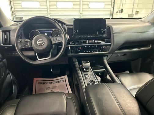 Brilliant Silver Metallic 2023 Nissan Pathfinder SL 4WD