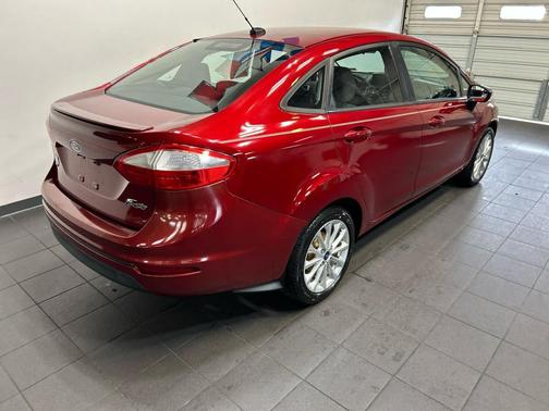 Ruby Red Metallic Tinted Clearcoat 2014 Ford Fiesta SE
