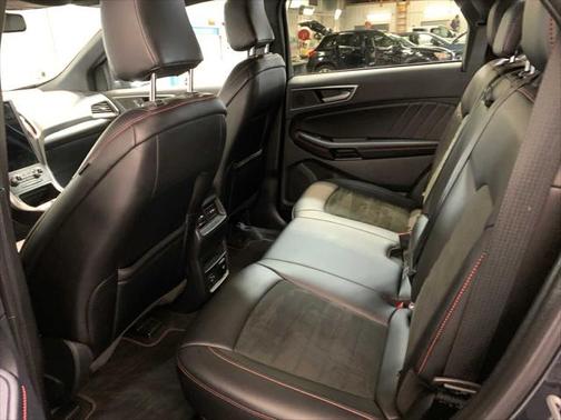 2022 Ford Edge ST Line