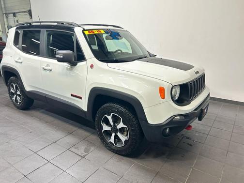 Alpine White Clearcoat 2019 Jeep Renegade Trailhawk