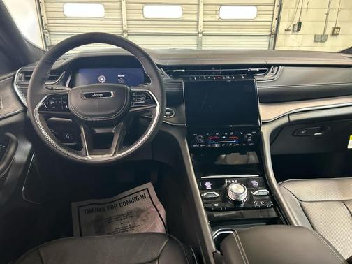 Baltic Gray Metallic Clearcoat 2025 Jeep Grand Cherokee Overland