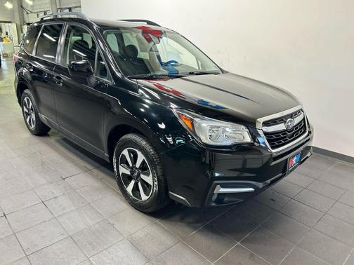 Crystal Black Silica 2018 Subaru Forester 2.5i Premium
