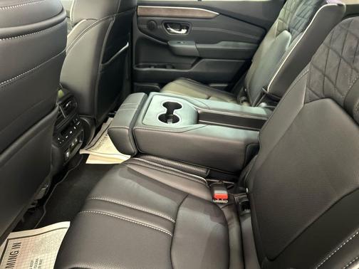 Platinum White Pearl 2026 Honda Pilot Elite