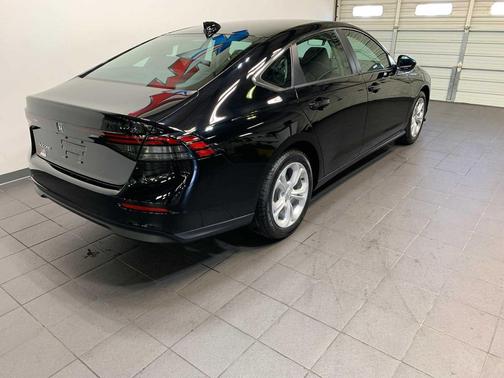 2025 Honda Accord LX 1.5T