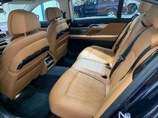 2020 BMW 750 i xDrive
