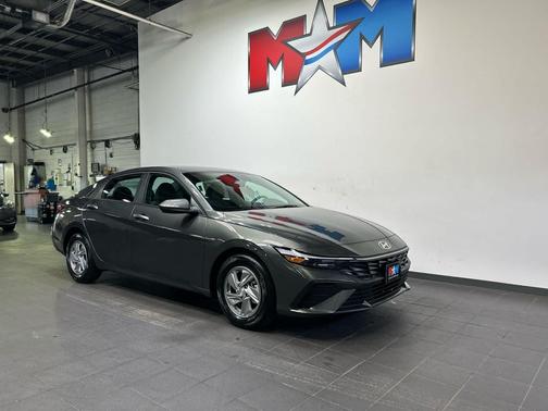 Amazon Gray 2026 Hyundai ELANTRA SE