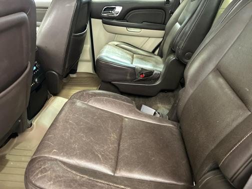 2013 Cadillac Escalade Platinum Edition