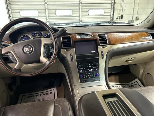 2013 Cadillac Escalade Platinum Edition