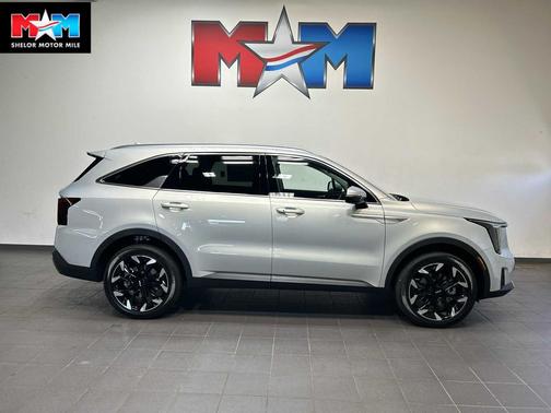 Ivory Silver 2026 Kia Sorento EX