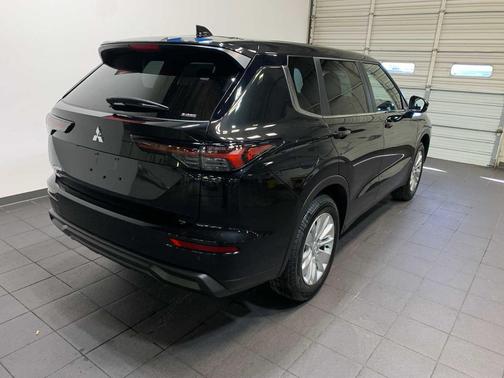 2026 Mitsubishi Outlander ES 2.5 S-AWC