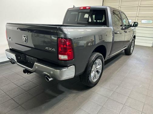 Granite Crystal Metallic Clearcoat 2016 RAM 1500 Big Horn